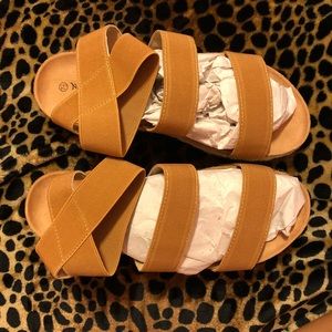 Nature breeze elastic platform sandals- tan